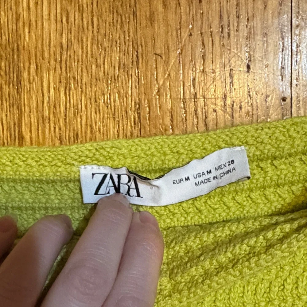 Zara Bright Lime Green Knit Crop Top - Picture 4 of 5
